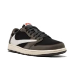 ⁦Air Jordan 1 Low x Travis Scott “Mocha” Black Dark Mocha Red⁩ – תמונה ⁦2⁩