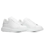 ⁦Alexander McQueen Oversized White⁩ – תמונה ⁦2⁩
