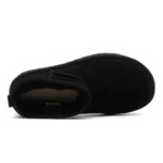 ⁦UGG Classic Ultra Mini Platform Black⁩ – תמונה ⁦4⁩