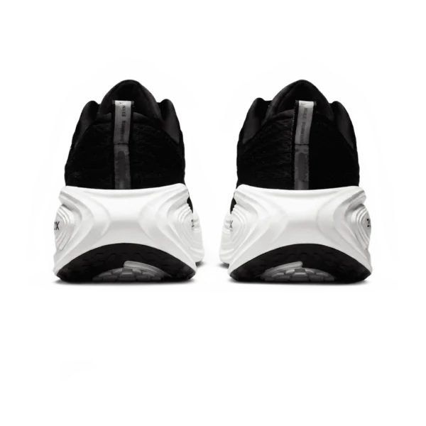 ⁦Nike Vomero Plus Extra Wide Black Cool Grey White⁩ – תמונה ⁦3⁩
